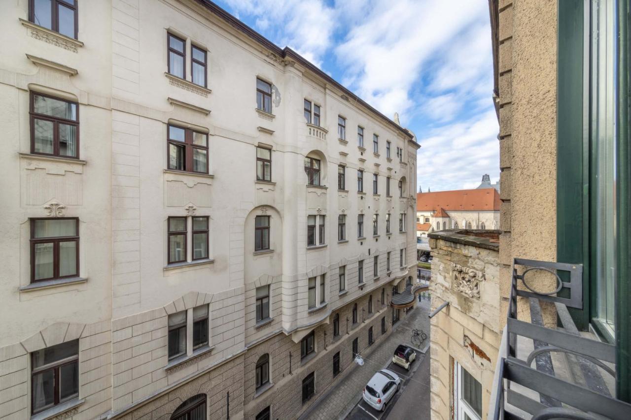 Anastasia 2 Bedrooms Apartment On Vaci Utca Budapest Kültér fotó
